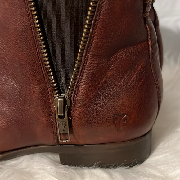 FRYE CARLY ZIP CHELSEA  COGNAC - Picture 4 of 9